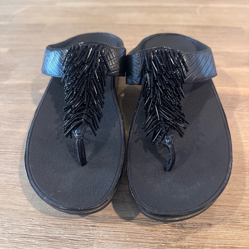 FitFlop Cha Cha Black Embossed & Patent Beaded Fringe Sandal Women's Size 8